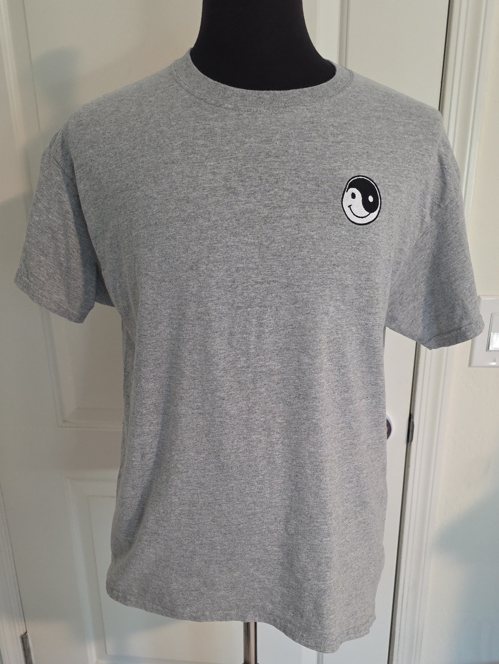 Eighty Eight Grey Short-Sleeve Tee with Embroidered Yin Yang Chest